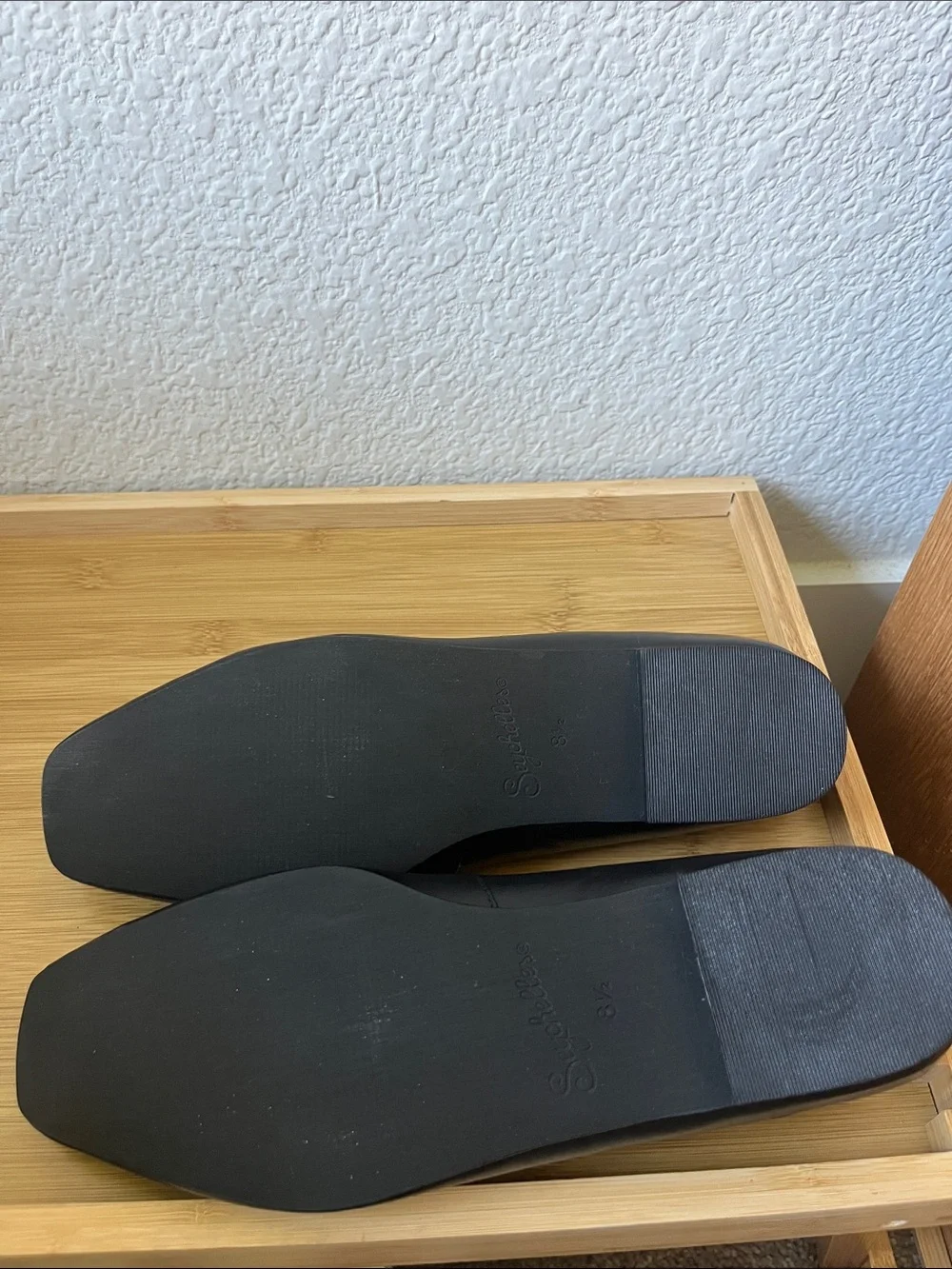 Seychelles Black Leather Gathered Toe Slip-On Flats